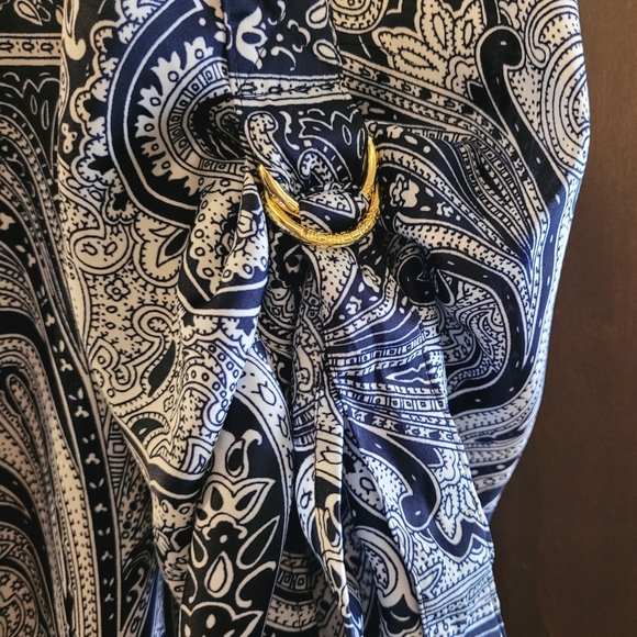 Michael Kors Blouse. - Picture 12 of 16